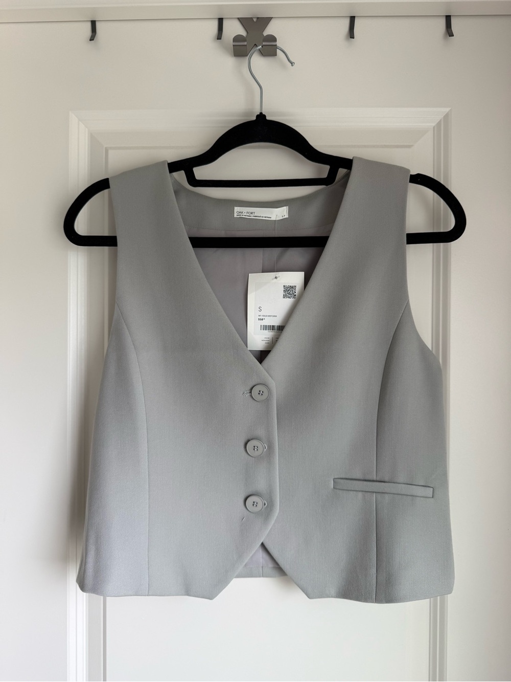 NWT Oak + Fort Cropped Button Vest